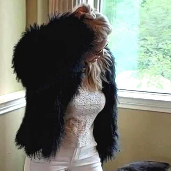 NWT Mongolian Fur Black Coat w/ Large Collar sz L - Picture 7 of 14